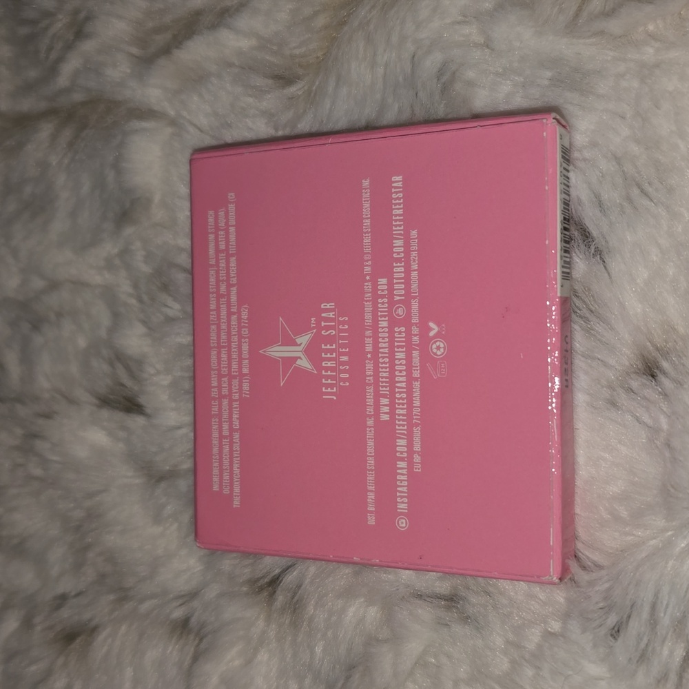 Jeffree Star Cosmetics Only Child Eyeshadow (Deep Brown Toned Red) NWT - Picture 2 of 6